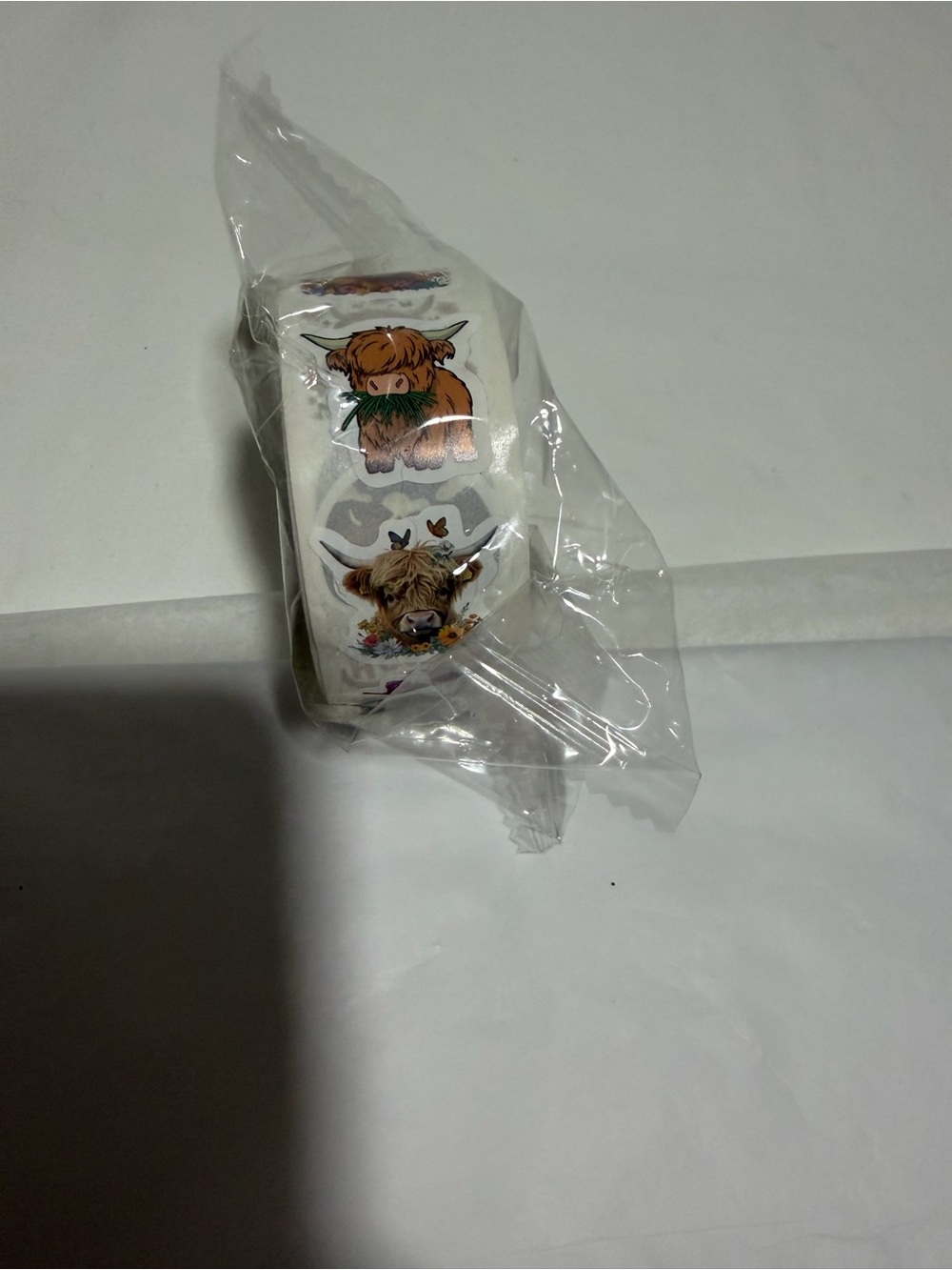 Highland Cow Decorative Sticker Roll - 500 pieces New Wrapped